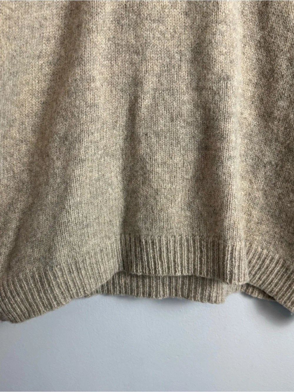 Vintage Eddie Bauer 100% Wool Men’s V Neck Tan Sweater - Picture 5 of 9